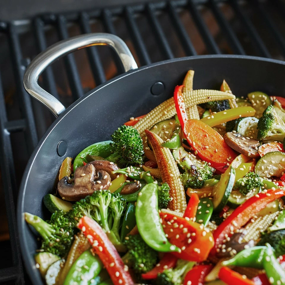 GreenPan™ Premiere Ceramic Non-Stick Outdoor/Indoor Covered Deep Skillet - Image 4