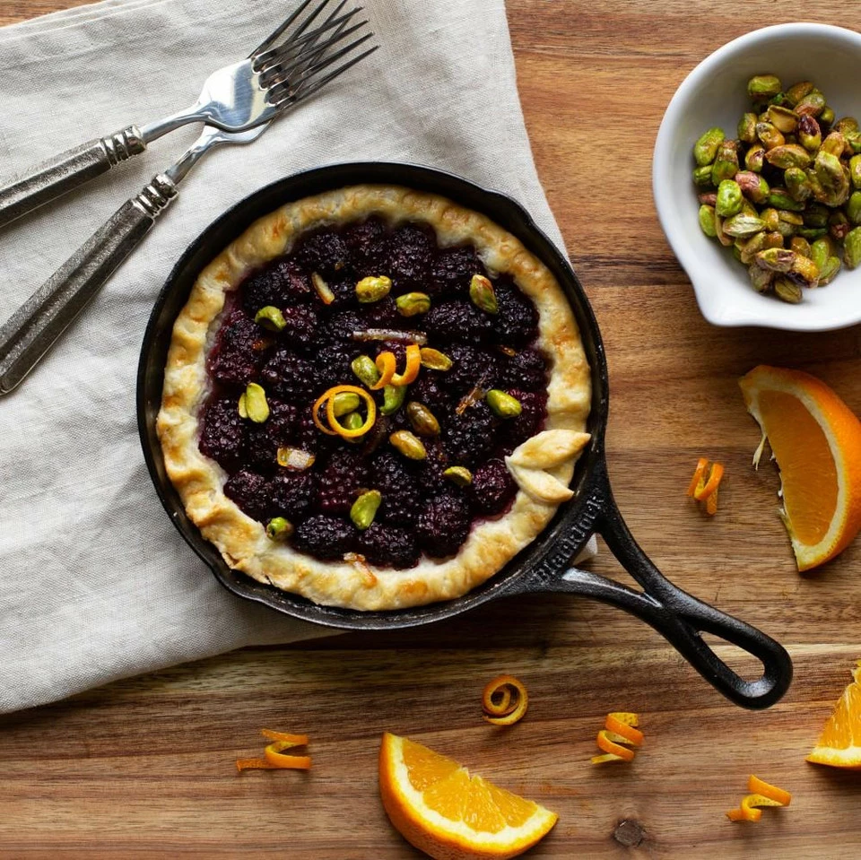 Lodge Blacklock Triple-Seasoned Cast Iron Skillet - Image 3