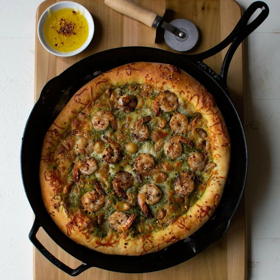 Lodge Blacklock Triple-Seasoned Cast Iron Skillet - Image 5