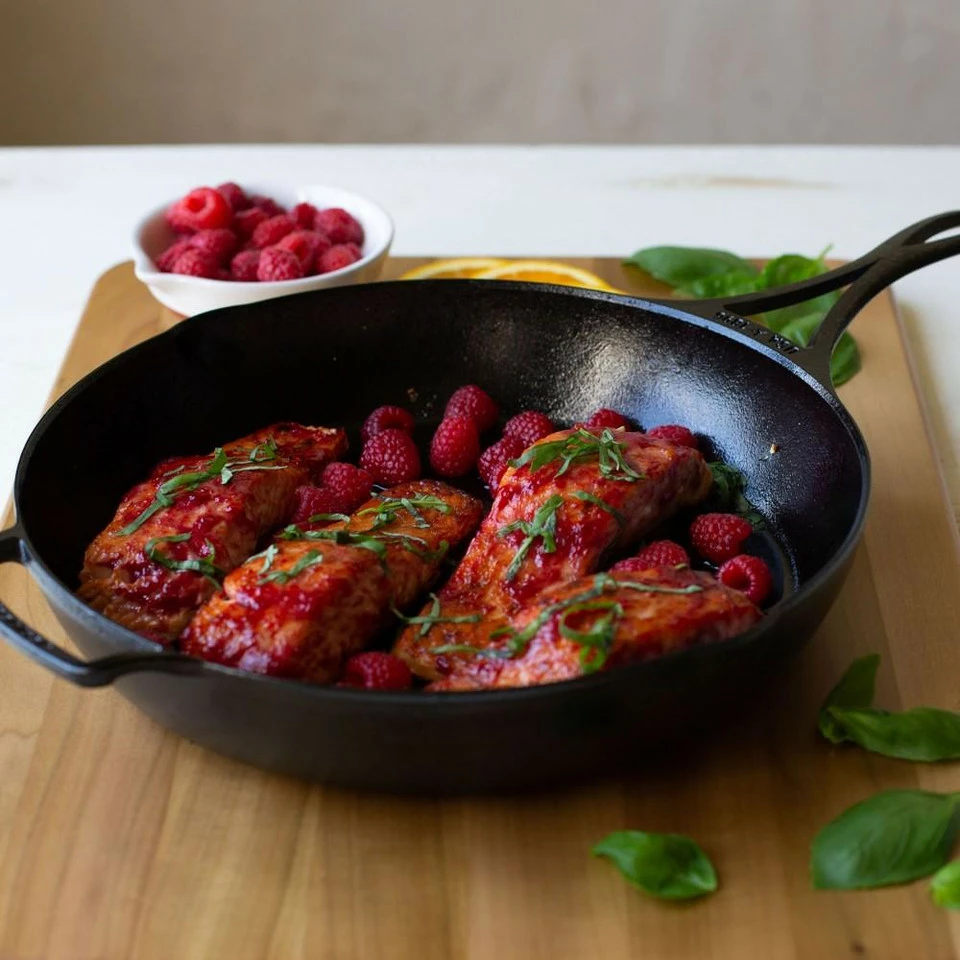 Lodge Blacklock Triple-Seasoned Cast Iron Skillet - Image 10